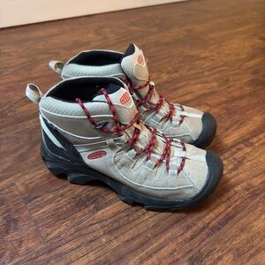 Men’s Keen Targhee II size 9